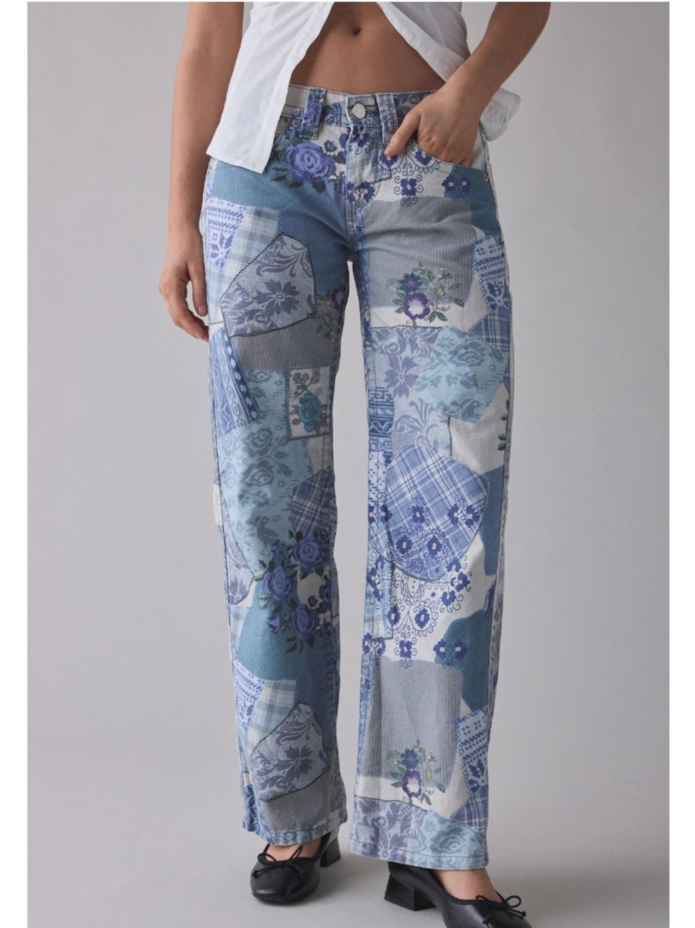 🟤NWT BDG Kayla Cotton Canvas Low-Rise Pants in Blue/White Patchwork Print Sz 26